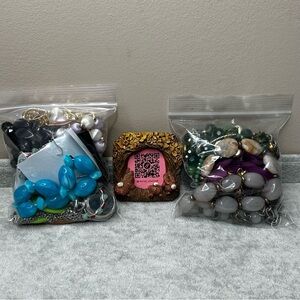 🎉 Jewelry Party! 🎉
Pick what you love and Fill A Bag for just $20!